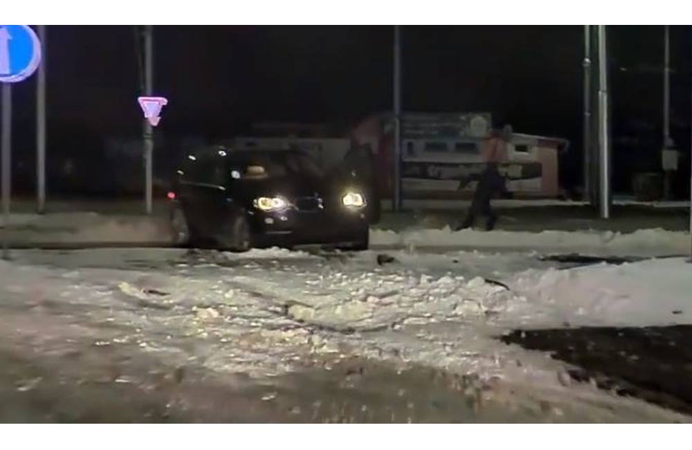 Foto: VIDEO: Ďalšia policajná naháňačka v Košiciach, 4 muži z Litvy ukradli vozidlo značky BMW X5