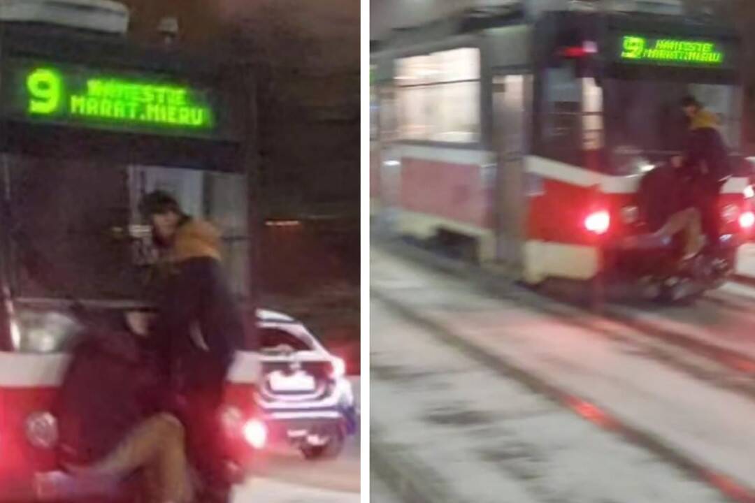 Foto: Nebezpečná jazda tínedžerov na košickej električke. Ich správanie pobúrilo mnoho ľudí