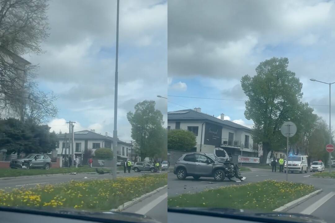 Foto: VIDEO: V blízkosti strednej školy v Michalovciach došlo k dopravnej nehode. Dopravu riadi polícia