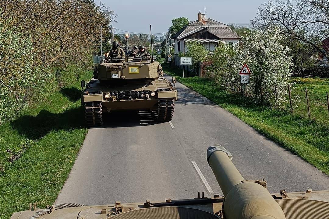 Foto: Trebišovskí tankisti zvládli cvičenie na výbornú. Vojenský konvoj dorazil do cieľa bez jediného škrabanca