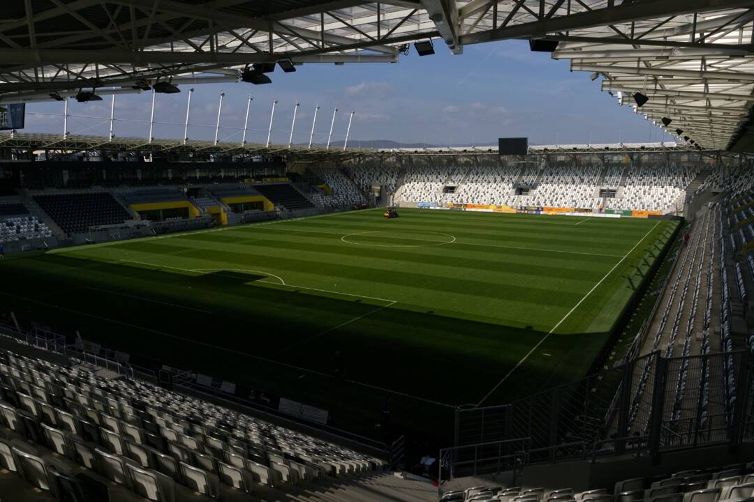 FOTO: Košičania sa môžu pýšiť moderným štadiónom. Košická futbalová aréna je kompletne dokončená