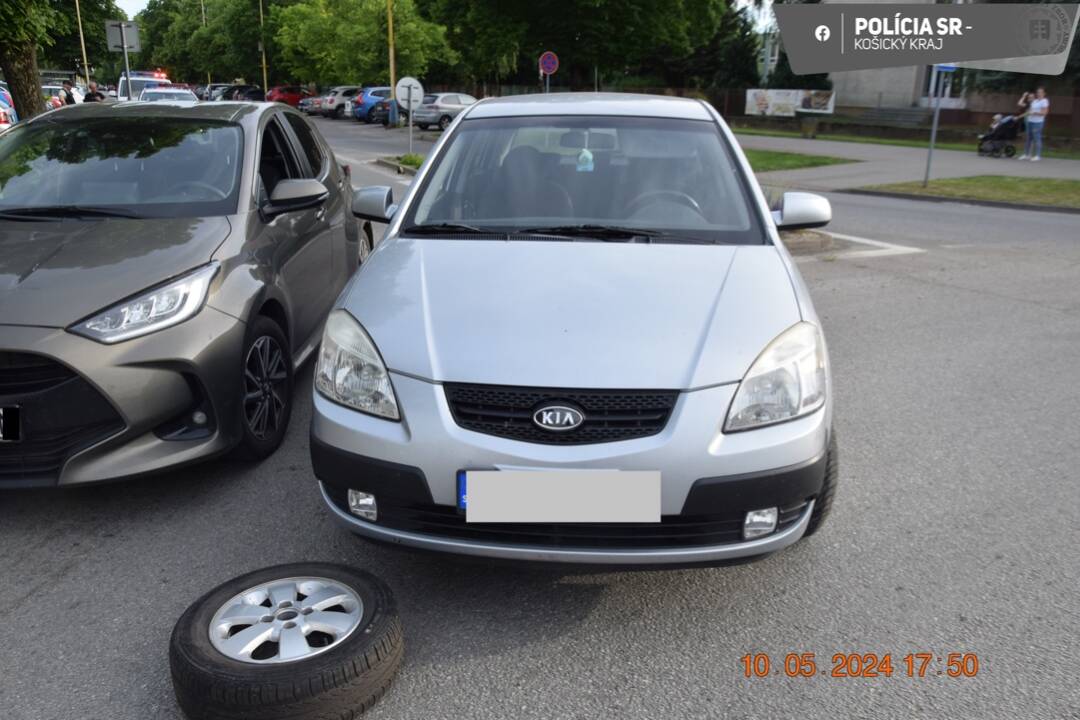 Foto: Trebišovčanka šoférovala s takmer tromi promilami. Kvôli nehode na kruháči putovala do policajnej cely