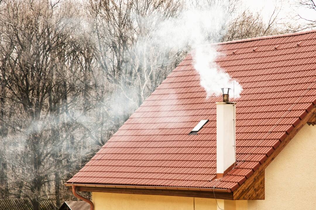 Foto: Slovenské domácnosti budú platiť daň za znečistenie. Ďalší poplatok vytiahne z peňaženky niekoľko eur