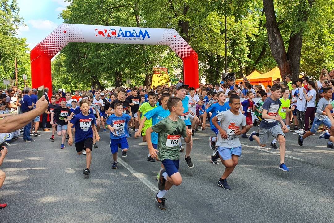 Foto: Centrum Spišskej Novej Vsi zaplavia bežci aj deti. Víkendové podujatia uzavrú niektoré ulice