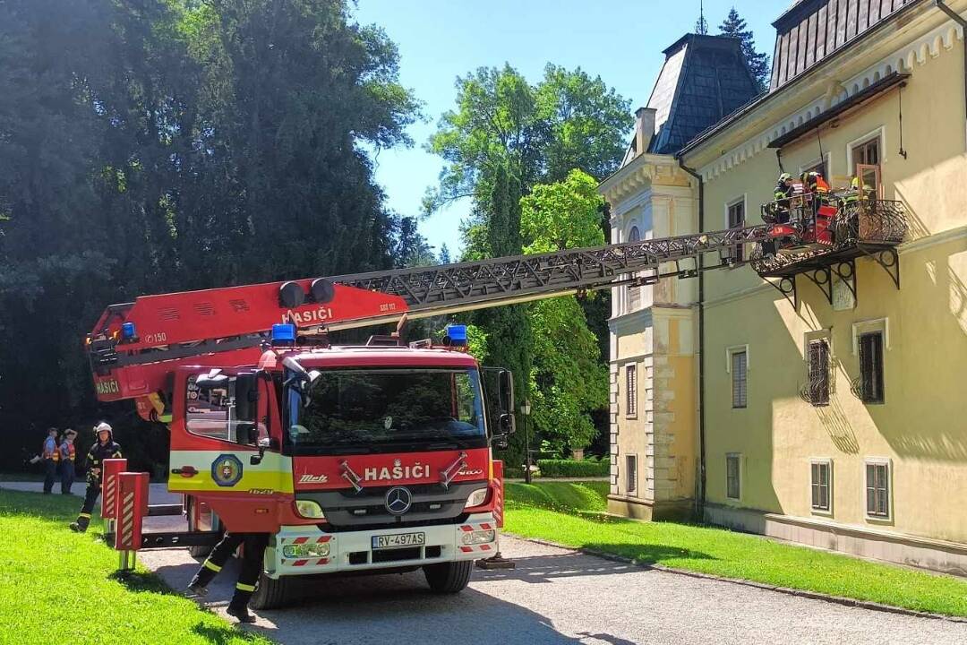 Foto: FOTO+VIDEO: Požiar na Betliari? Hasiči si vyskúšali evakuáciu vzácnych exponátov