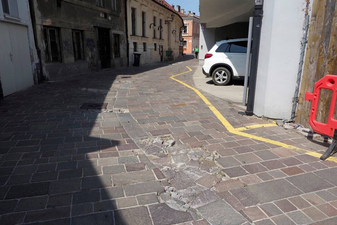 Foto: Košické chodníky viac nebudú postrachom. Opravy v centre mesta prinesú obmedzenia