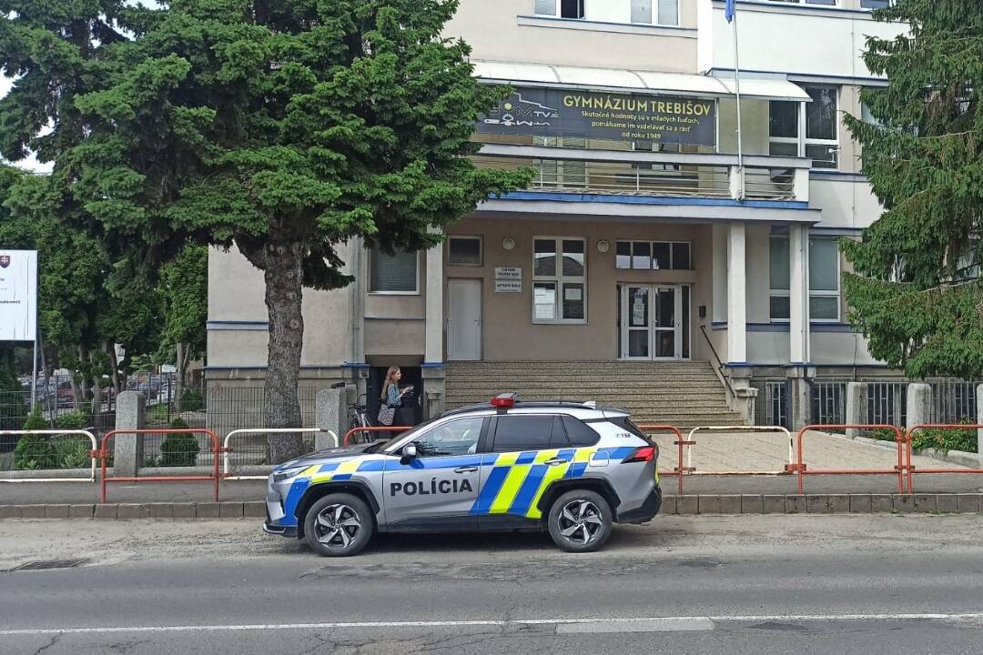 Foto: Bombové vyhrážky na školách pokračujú. Reálna hrozba vraj nehrozí, polícia to však nepodceňuje