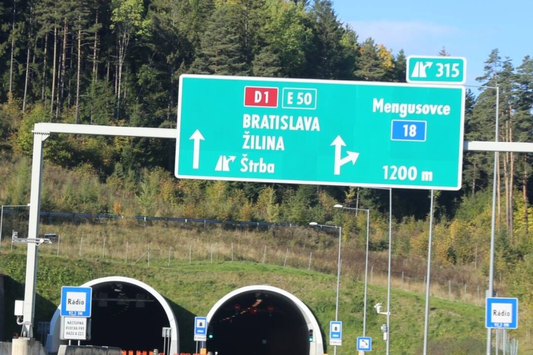 Foto: Vodiči z Košického kraja smerujúci na sever musia rátať s uzavretím diaľnice D1 a tunela Bôrik