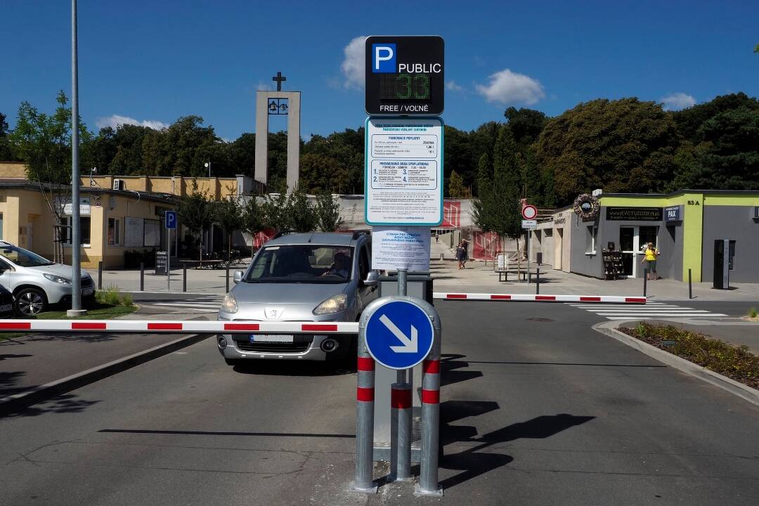 Foto: Prípravy na Dušičky v plnom prúde: Košické cintoríny sa chystajú na nápor návštevníkov