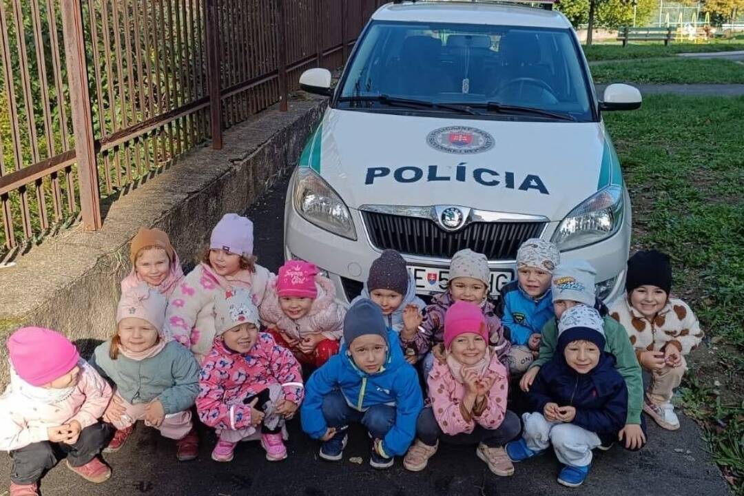 Foto: Polícia učí najmenších v Košiciach pravidlá cestnej premávky: Deti na vlastnej koži zažili, ako sa správať bezpečne