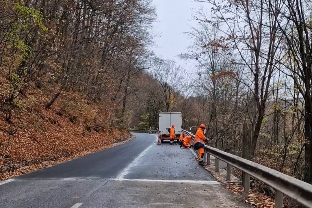 Foto: Cestu na Bankov dnes uviedli do prevádzky. Vodiči musia naďalej rátať s drobnými obmedzeniami