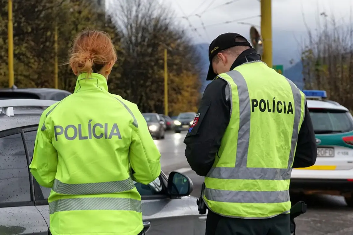 Foto: V Plešivci chytili vodiča s tromi promile, v Krčave zas muža s doživotným zákazom šoférovania. Obaja skončili v cele