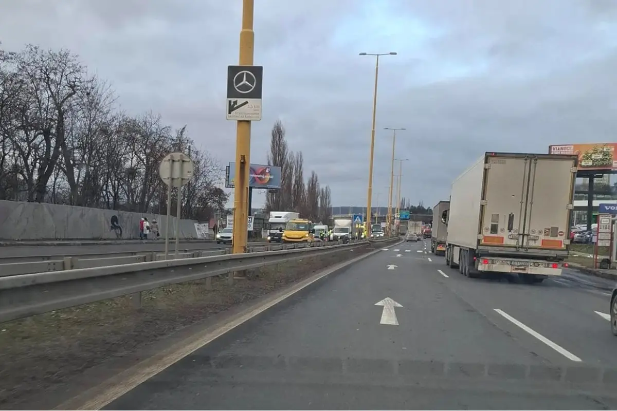 Foto: Pre nehodu na Prešovskej sa začínajú tvoriť kolóny, cestou z práce sa zrejme zdržíte