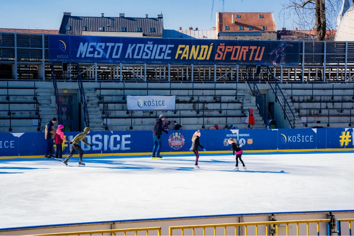 Foto: V Košiciach sa počas jarných prázdnin korčuľuje ostošesť. Kedy a kde vás vyjde vstup najlacnejšie?