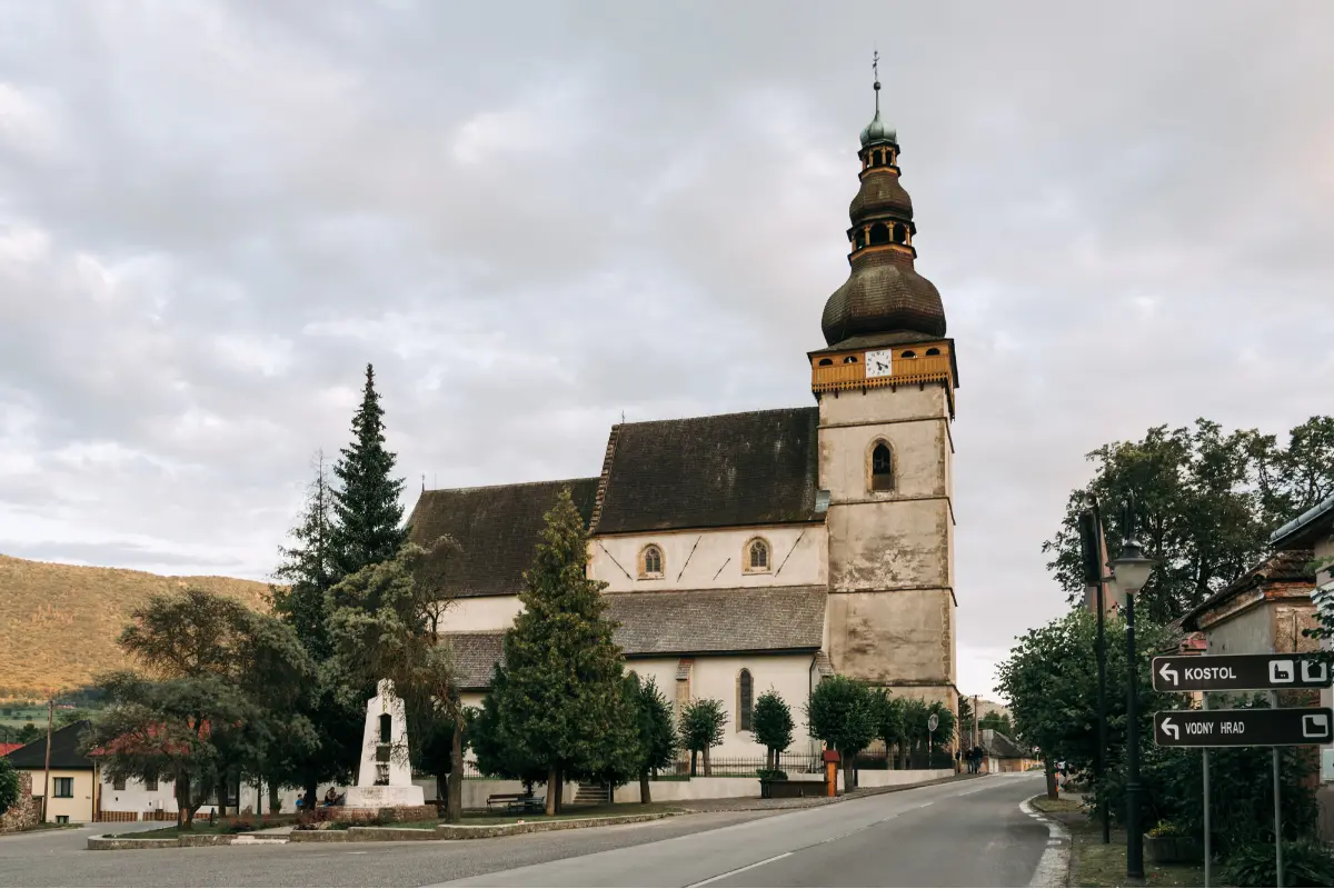 FOTO: Gotická cesta začne s rekonštrukciou starého kostola v Štítniku, na jeho návštevu máte posledné dni