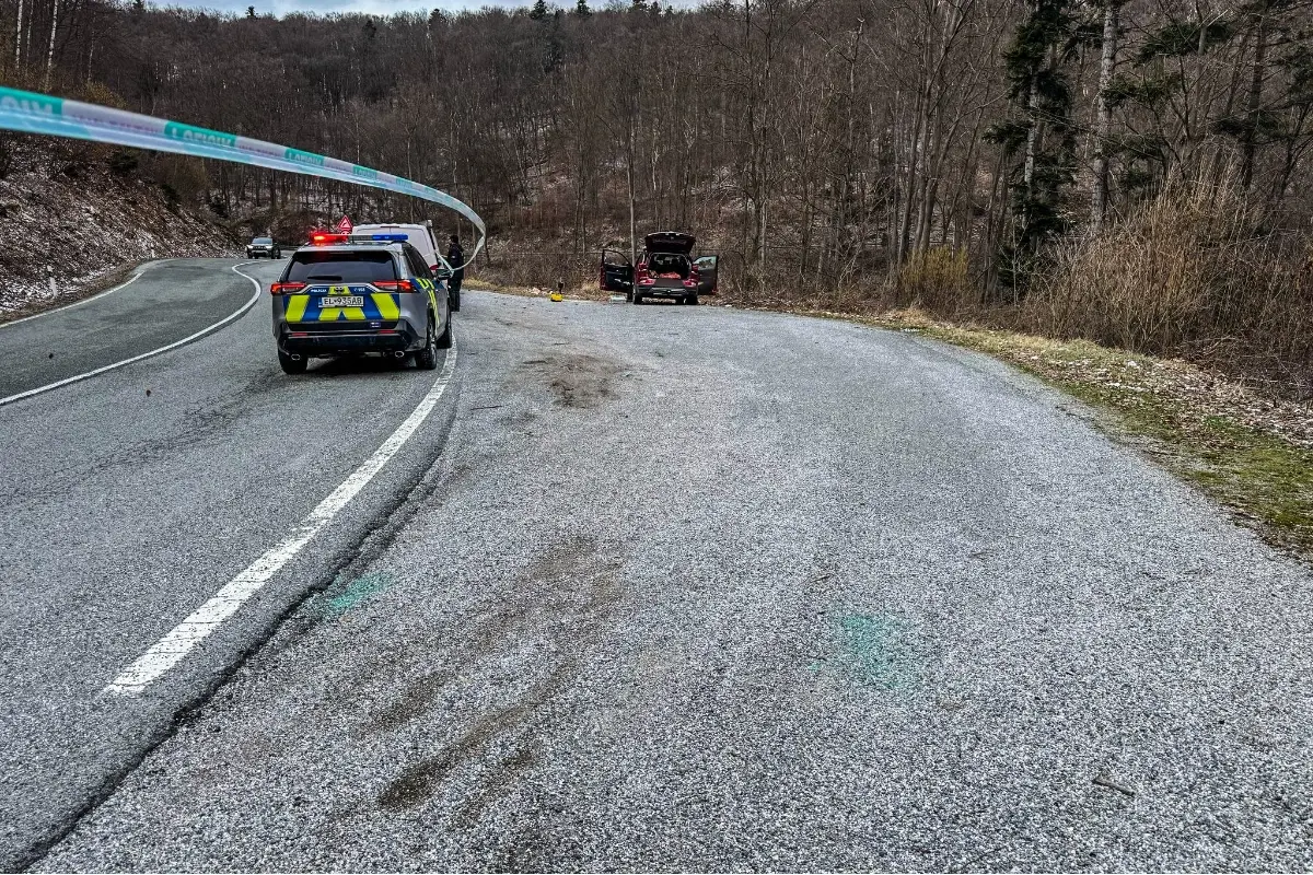 Foto: Dráma na ceste pri Košiciach: Neznámy útočník spustil paľbu na 60-ročného vodiča a zmizol. Polícia hľadá strelca