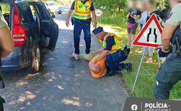 FOTO: Fiktívne prepadnutie benzínky v Trebišove: Slovenskí aj maďarskí policajti otestovali svoju spoluprácu