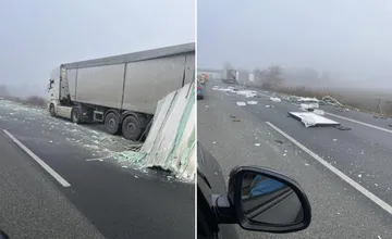 Na diaľnici z Košíc do Prešova sa zrazili nákladné autá, na ceste je roztrúsený tovar, ktorý blokuje jeden pruh