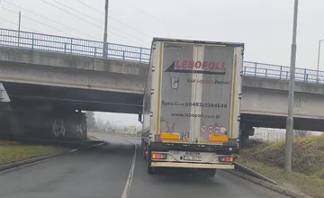 Kamionista to nevymeral. S vozidlom zastavil tesne pred mostom pri Teplárni