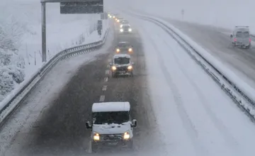 Zima opäť udrie v plnej sile! V Košickom kraji sa pripravte na snehové záveje a silný vietor