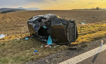 FOTO: Záchranársky vrtuľník zasahoval pri hromadnej dopravnej nehode v Bidovciach, hlásili niekoľko zranených