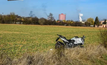 Na ceste medzi Komárovcami a Veľkou Idou došlo k nehode motocyklistu, so zraneniami skončil v nemocnici