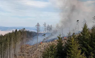 Teplé počasie vyháňa turistov do prírody, v Slovenskom raji však hrozia požiare. Na fajčenie či táboráky zabudnite