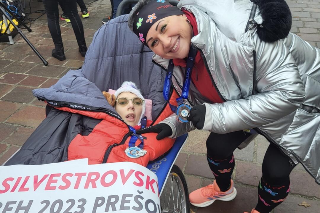 FOTO: Ťažko zdravotne postihnutá Katka zdoláva so svojou mamou Ľubkou bežecké výzvy, foto 19