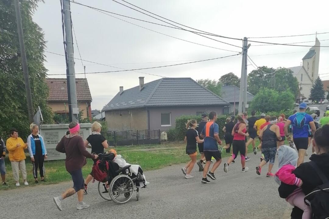 FOTO: Ťažko zdravotne postihnutá Katka zdoláva so svojou mamou Ľubkou bežecké výzvy, foto 31