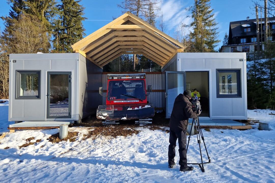 FOTO: Slávnostné otvorenie novej bežeckej požičovne v Snow park Ľadová, foto 2