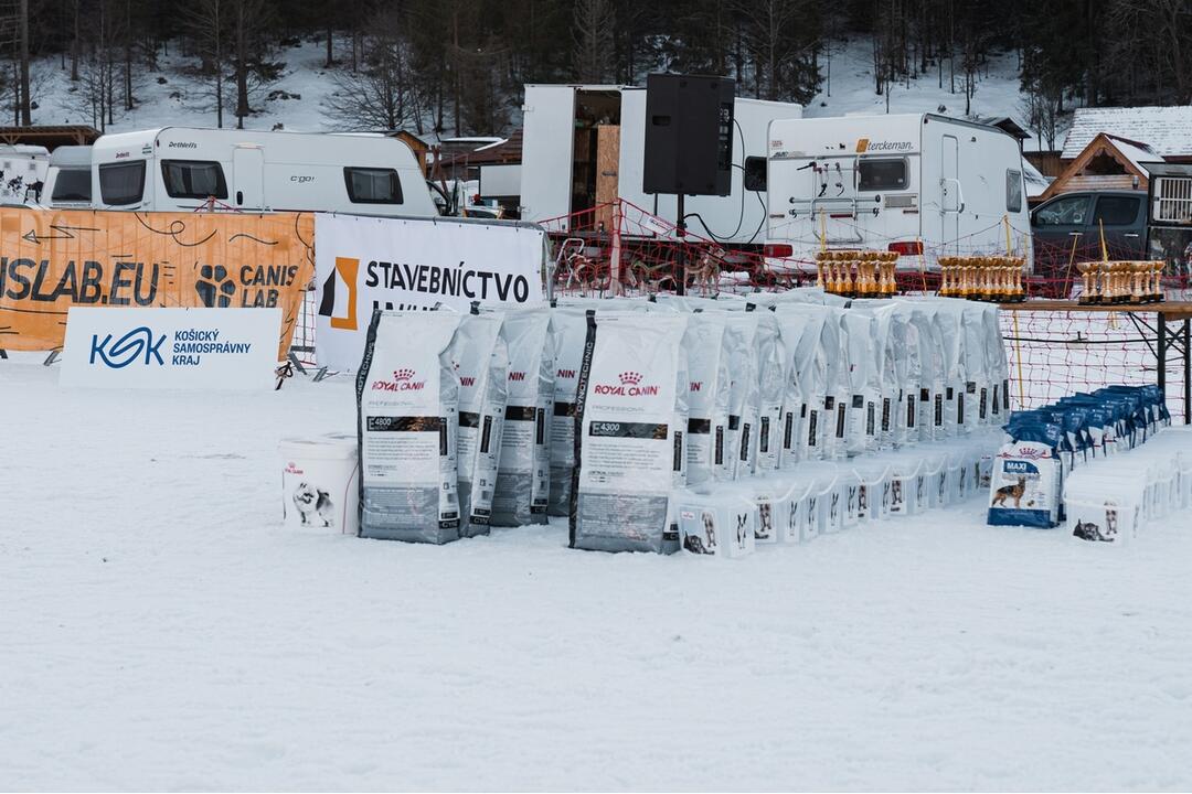 FOTO: Slávnostné otvorenie novej bežeckej požičovne v Snow park Ľadová, foto 8