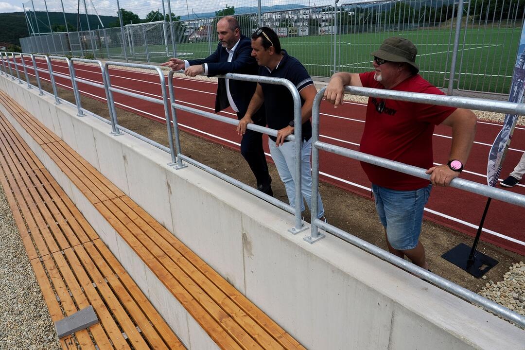 FOTO: Budúce workoutové ihrisko a bežecká dráha pri Základnej škole Janigova, foto 8