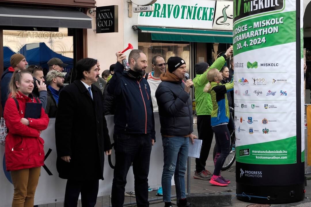 FOTO: Vyše 600 bežcov si odbehlo ultramaratón z Košíc do Miskolca, foto 2