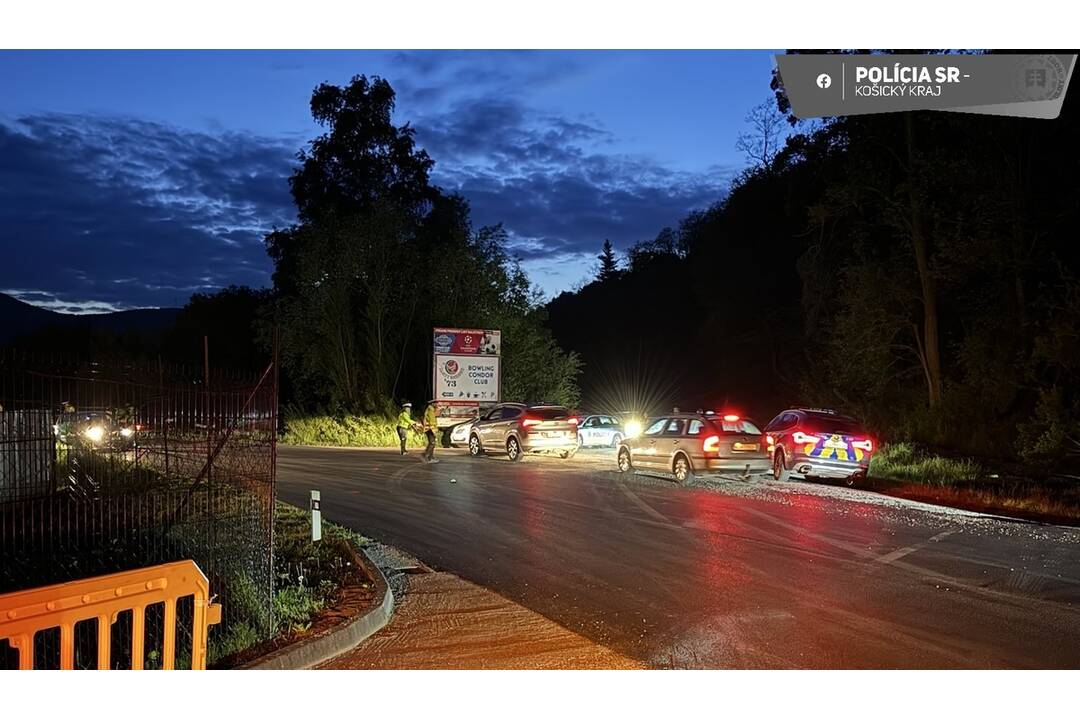 FOTO: policajti uzavreli ďalšie mestá. Kontrolovali vodičov v Sobranciach a Medzeve, foto 2