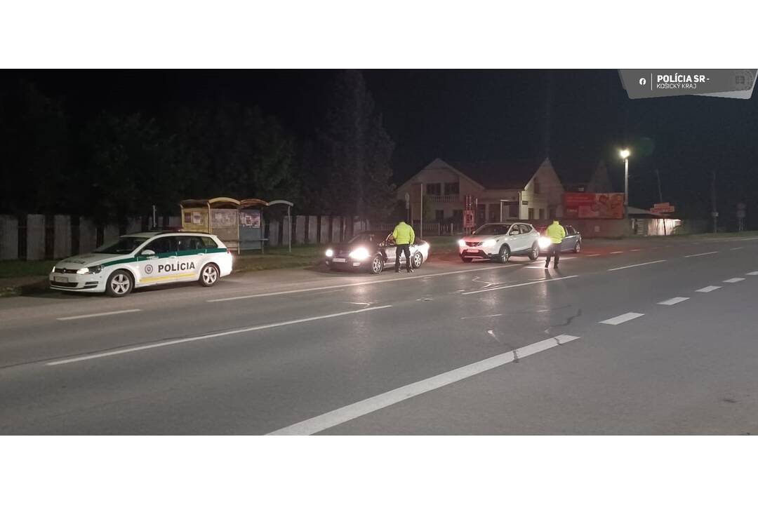 FOTO: policajti uzavreli ďalšie mestá. Kontrolovali vodičov v Sobranciach a Medzeve, foto 4