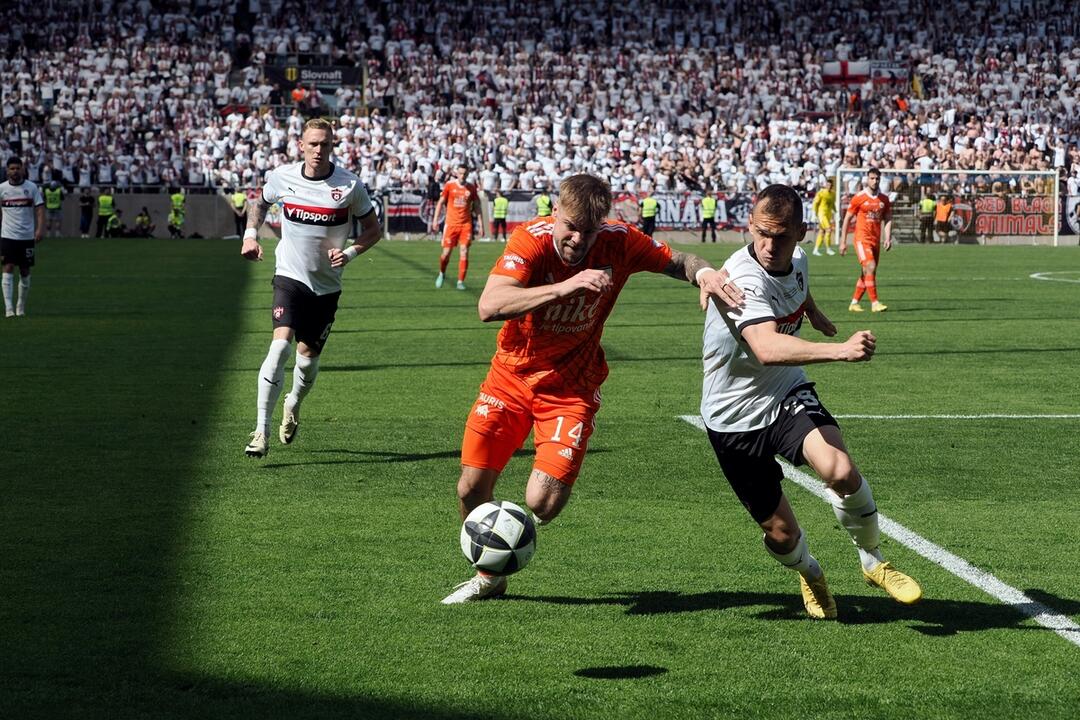 FOTO: Futbaloví fanúšikovia zahltili Košice, foto 6