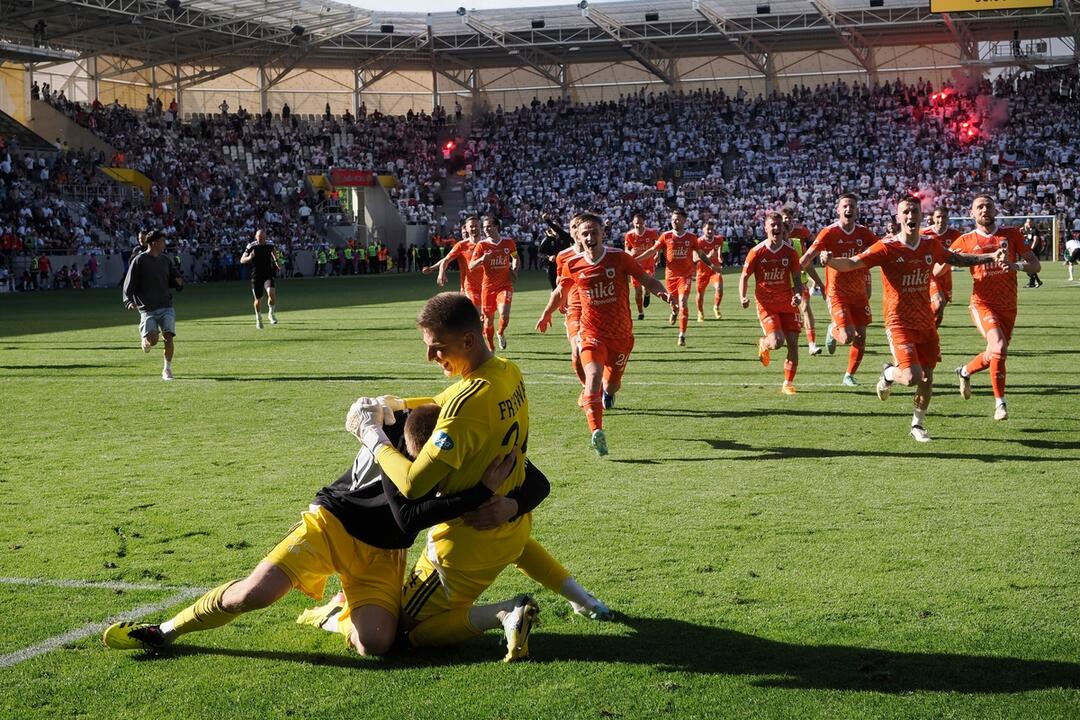 FOTO: Futbaloví fanúšikovia zahltili Košice, foto 8