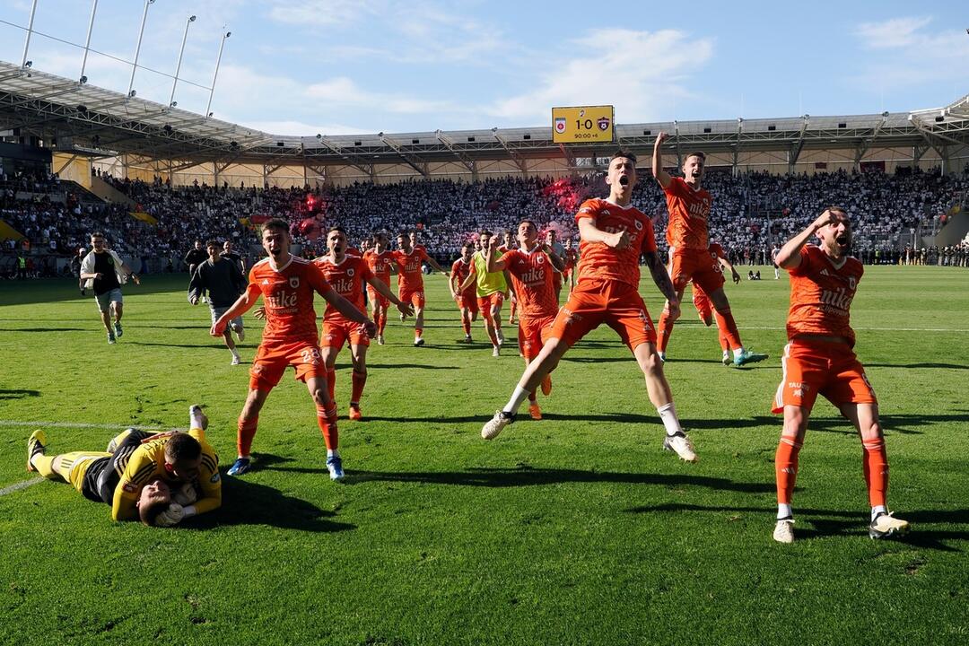 FOTO: Futbaloví fanúšikovia zahltili Košice, foto 14