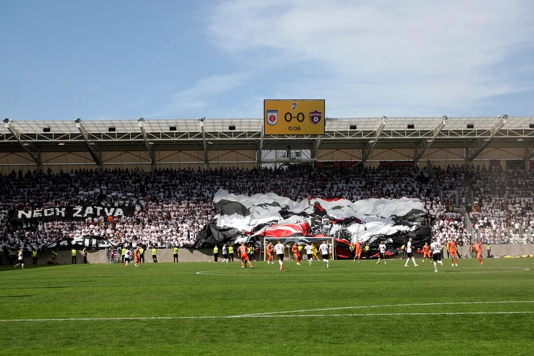 FOTO: Futbaloví fanúšikovia zahltili Košice, foto 17