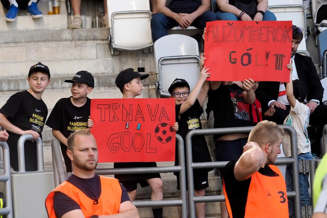 FOTO: Futbaloví fanúšikovia zahltili Košice, foto 18