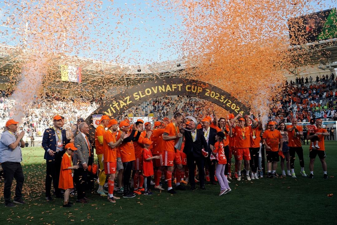 FOTO: Futbaloví fanúšikovia zahltili Košice, foto 19