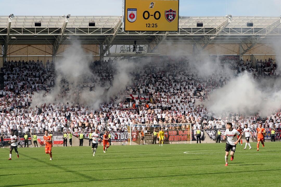 FOTO: Futbaloví fanúšikovia zahltili Košice, foto 20