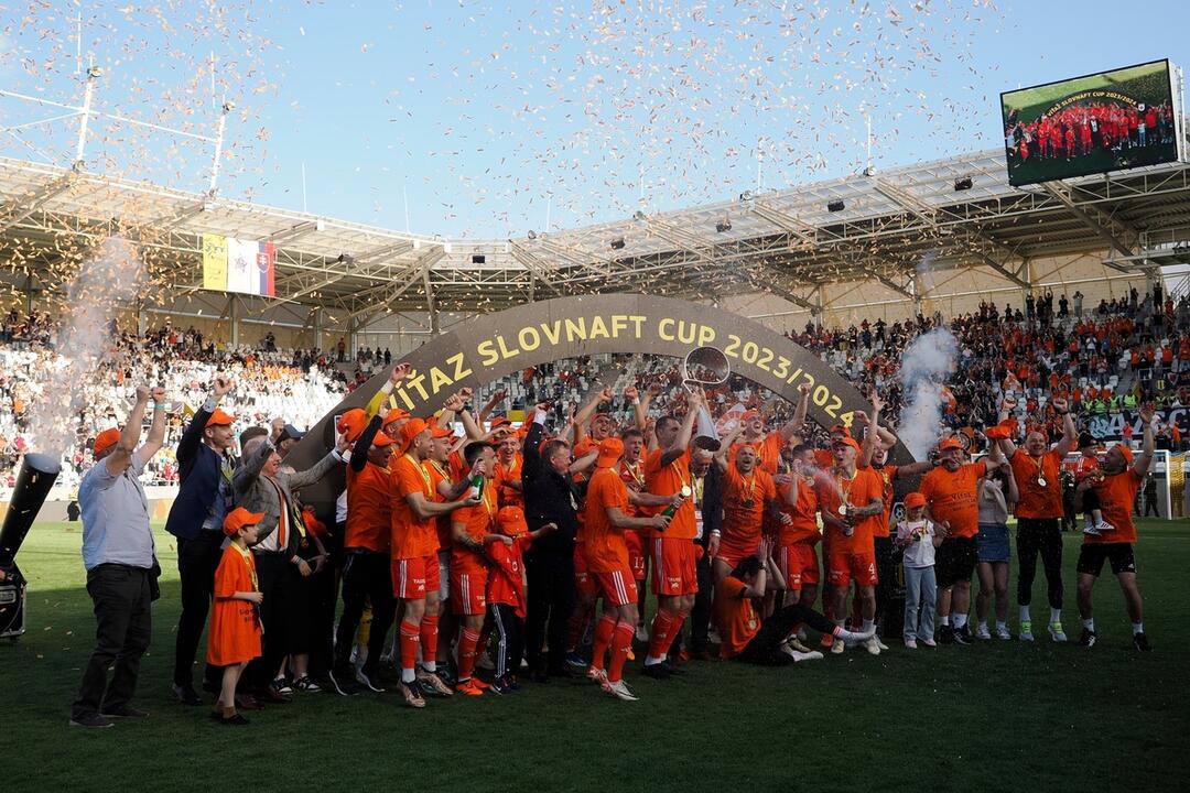 FOTO: Futbaloví fanúšikovia zahltili Košice, foto 27