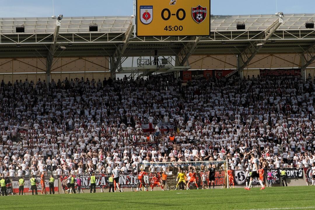 FOTO: Futbaloví fanúšikovia zahltili Košice, foto 28