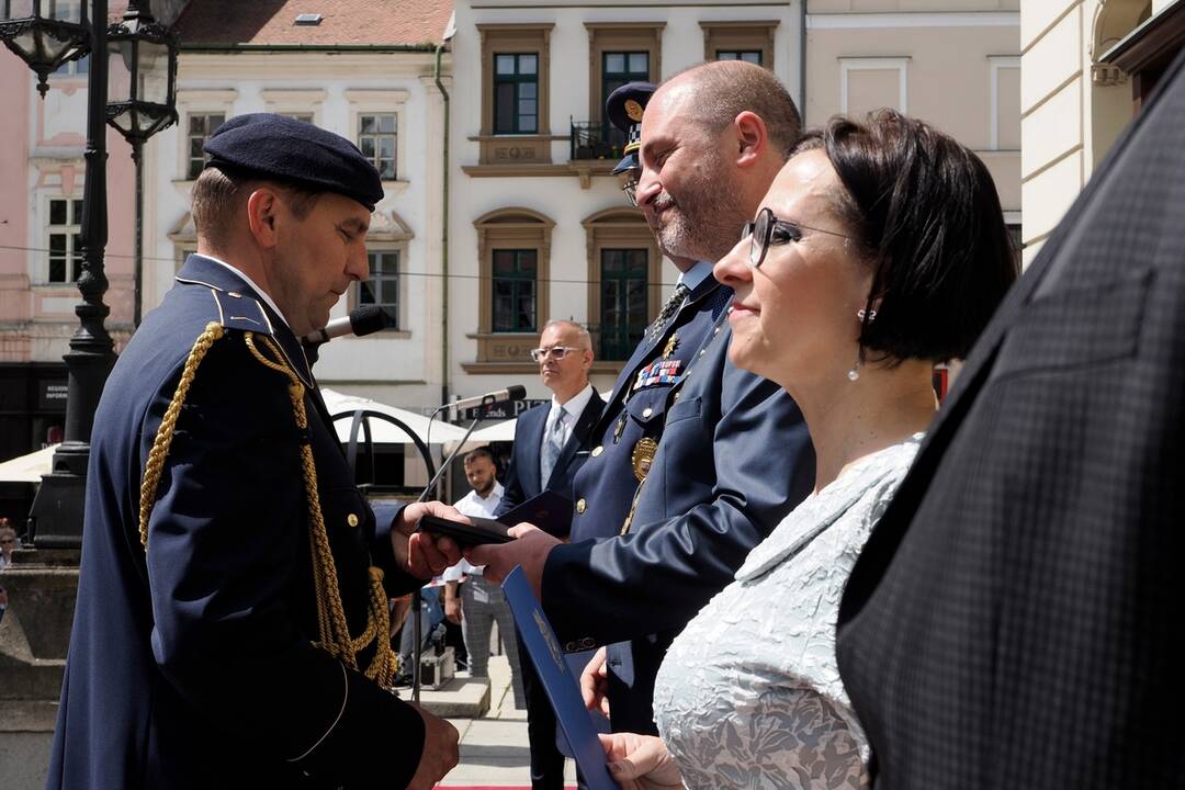 FOTO: Košice ocenili mestských policajtov za ich službu, foto 19