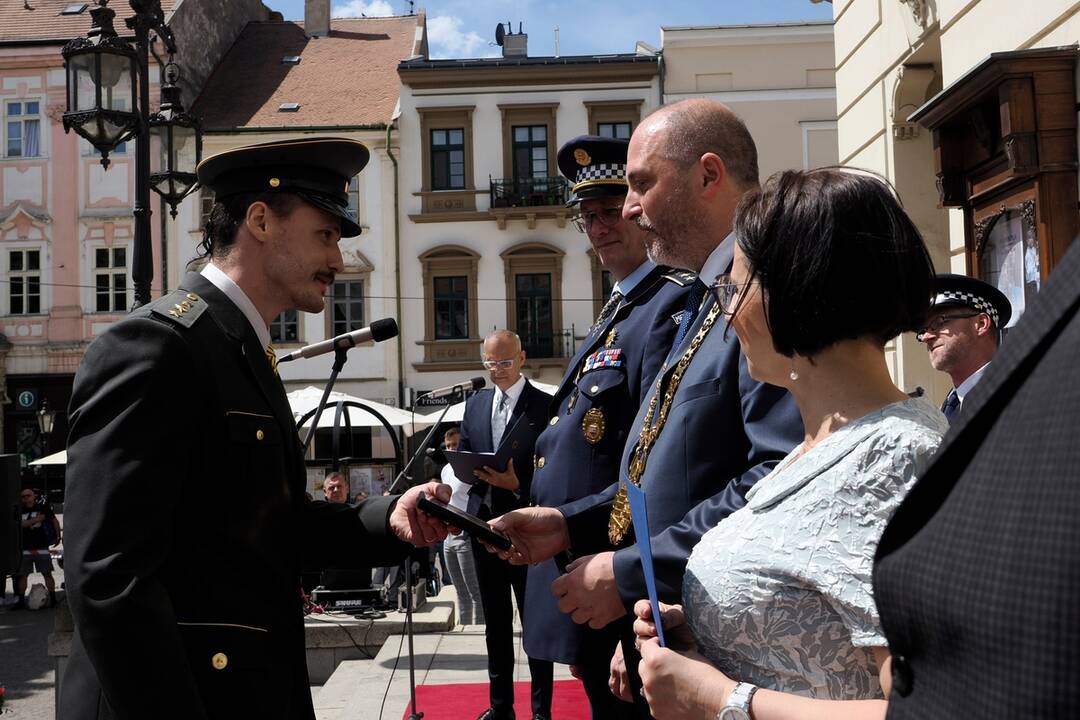 FOTO: Košice ocenili mestských policajtov za ich službu, foto 32