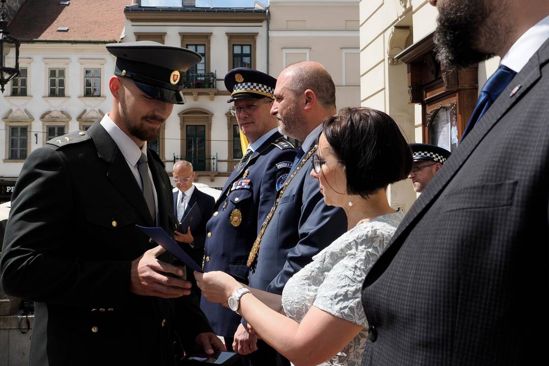 FOTO: Košice ocenili mestských policajtov za ich službu, foto 42