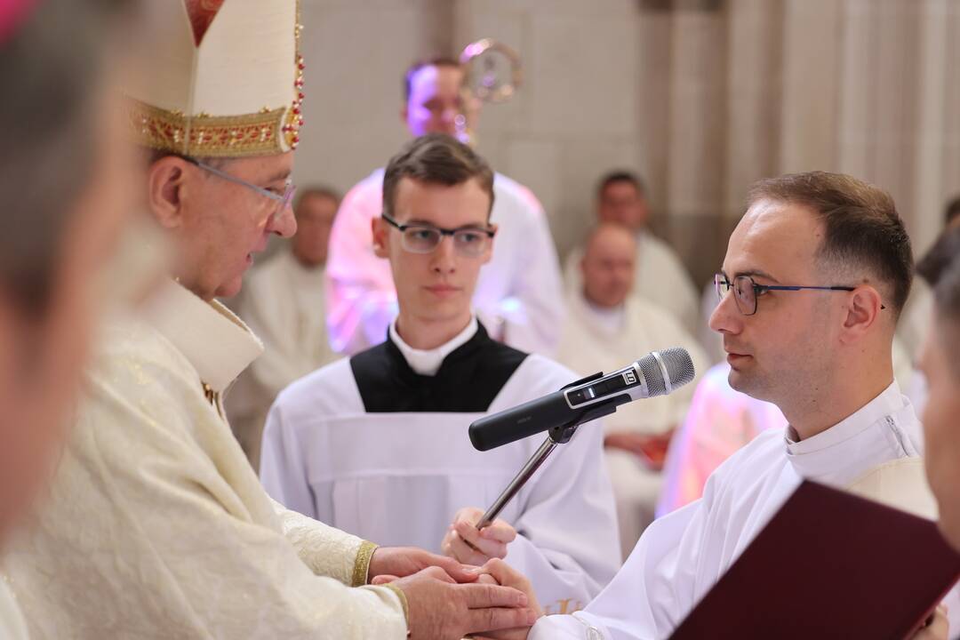 FOTO: Košická arcidiecéza spoznala svojich nových kňazov a diakonov, foto 15