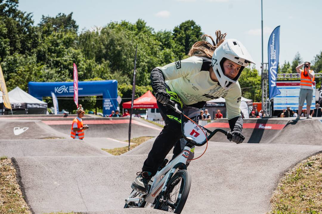 FOTO: Košičania majú nový pumptrack. Otestovali ho profesionálni jazdci, foto 17