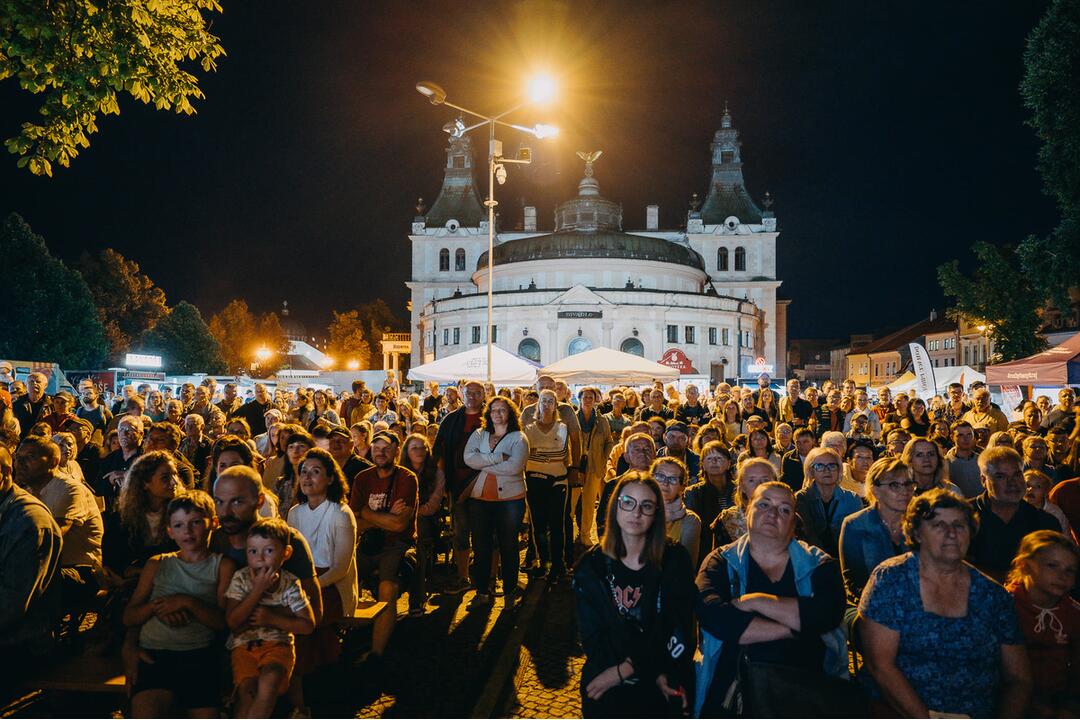 FOTO: V Spišskej Novej Vsi po roku opäť ožili sochy, foto 20